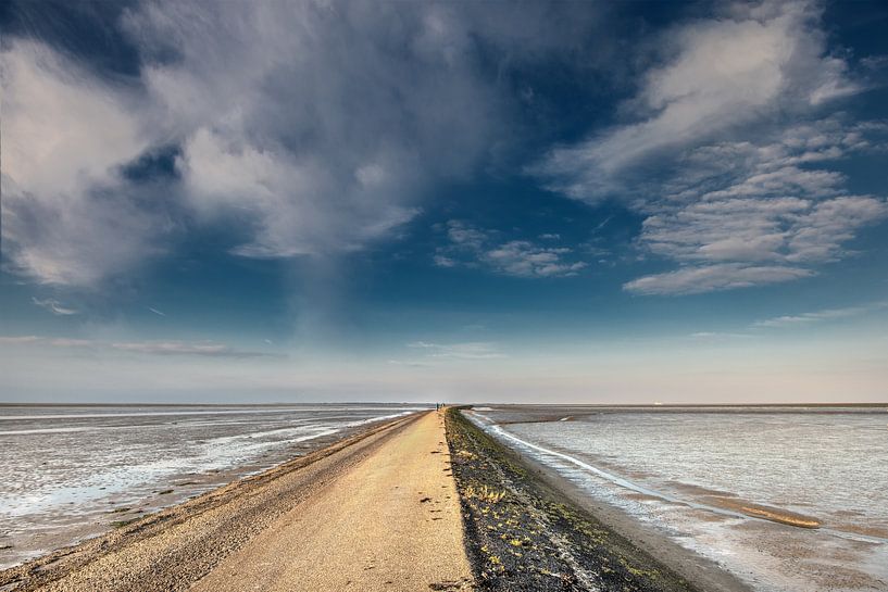 PaesensModdergat avec des nuages bas par Harrie Muis