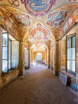 magnifique villa en Italie - j'adore les peintures au plafond sur Gentleman of Decay