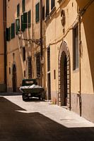 Piaggio Ape in straatje toscane