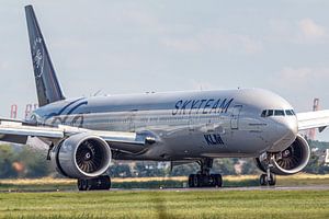 KLM Boeing 777-300 (PH-BVD) in SkyTeam-Lackierung.