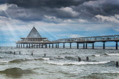 Heringsdorf Pier, Germany by Gunter Kirsch