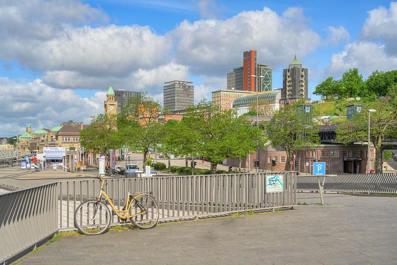 Hamburg Blick nach St. Pauli von Michael Valjak