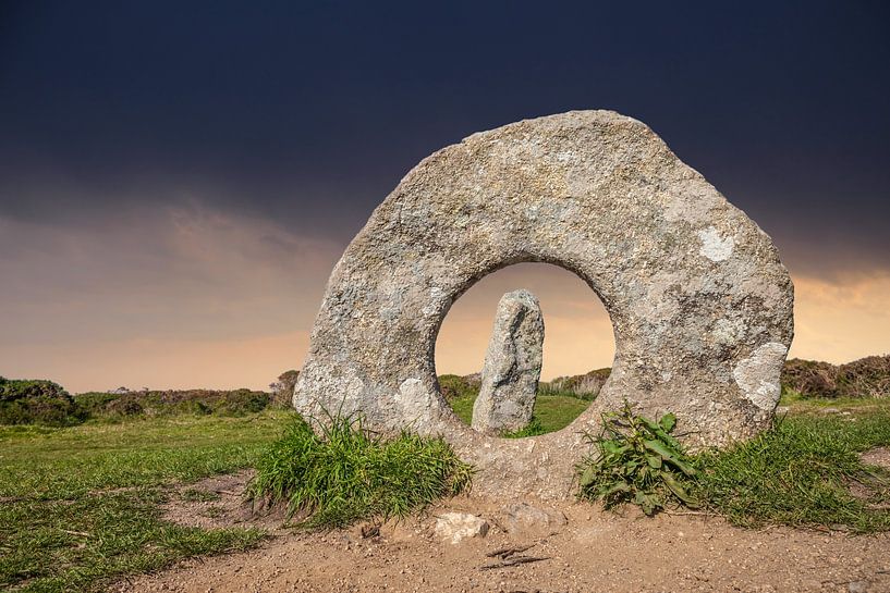 4000 year old megalithic formation Men-an-Tol, Cornwall by Christian Müringer