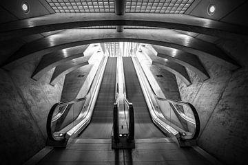 Escalier mécanique à la gare de Liège sur Antwan Janssen