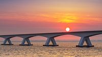 Zonsopkomst bij de Zeelandbrug, Zeeland, Nederland van Henk Meijer Photography thumbnail