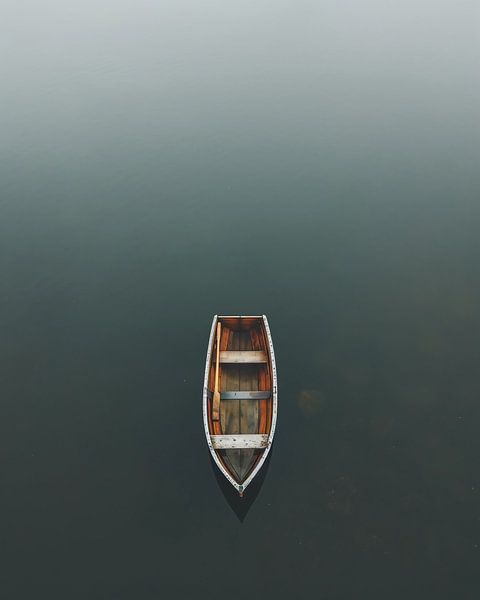 Boot in kalm water van fernlichtsicht