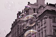 Zeepbellen in Praag von Manon Sloetjes Miniaturansicht