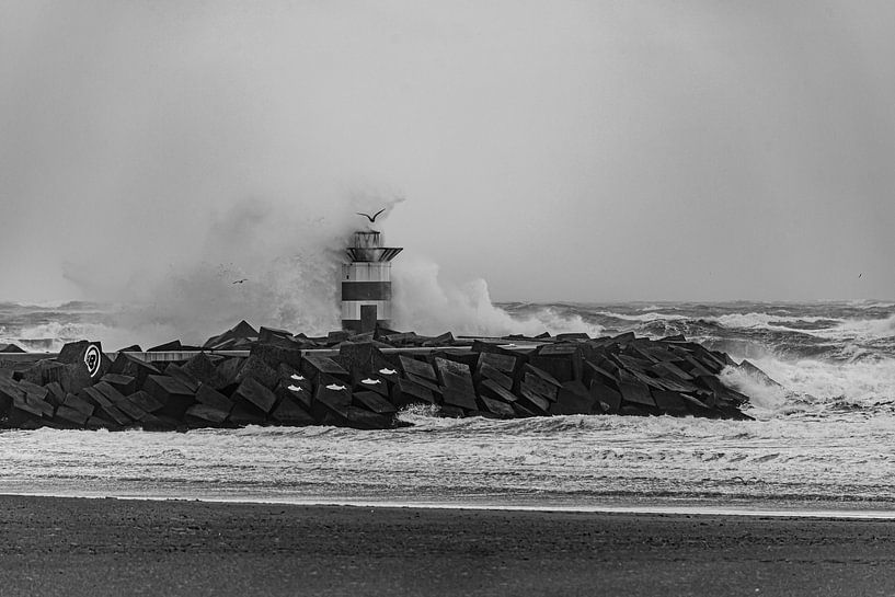 Storm Scheveningen by Corné Ouwehand