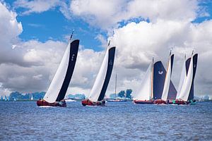 Skutsjezeilwedstrijden Friesland während der Sneekweek.