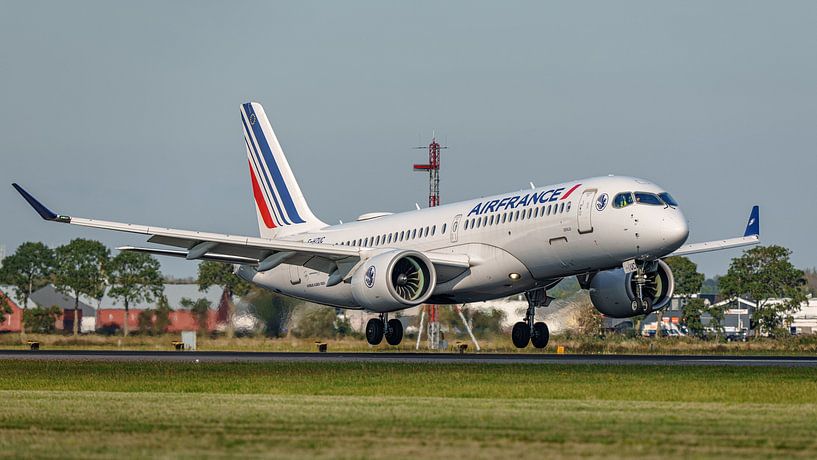 Landing Air France Airbus A220-300. by Jaap van den Berg
