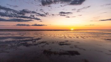 Westerheversand strand bij zonsondergang van Alexander Wolff