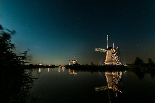 Molens Kinderdijk bij avondlicht