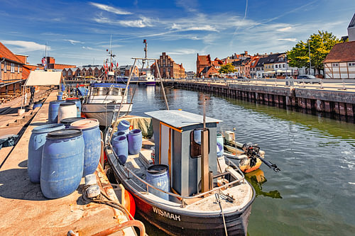 Vissersboot in de Oostzeehaven