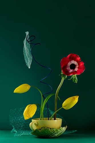 Nature morte "Tulipes jaunes en vert".