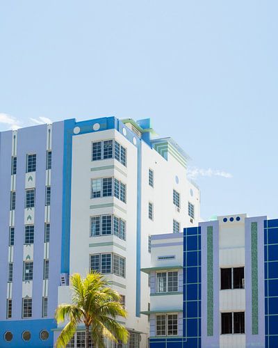 Hôtel Art déco bleu à Miami | Pastel Travel Photography