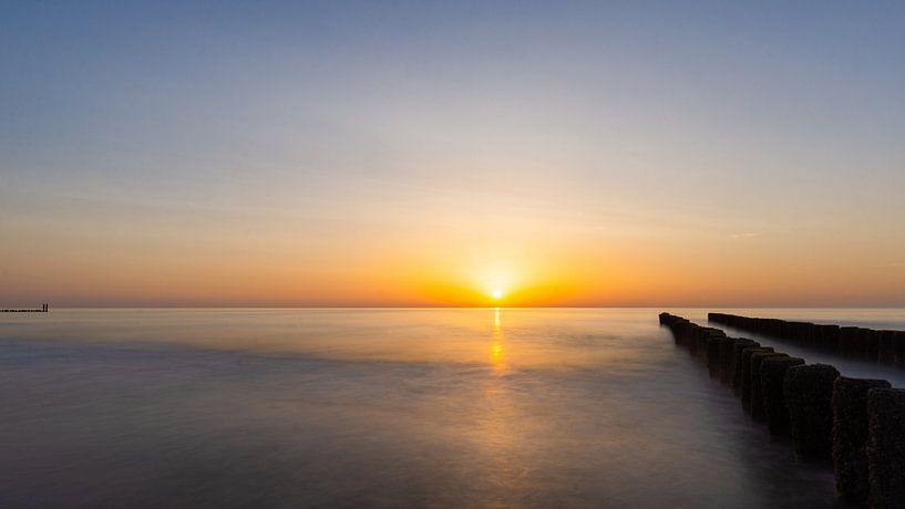 Panoramic Sunset at the beach by Fabrizio Micciche