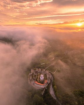Manasija-Kloster in Serbien bei Sonnenaufgang von Ewold Kooistra