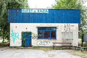 Ancien bâtiment d'un restaurant avec des graffitis à Gdansk