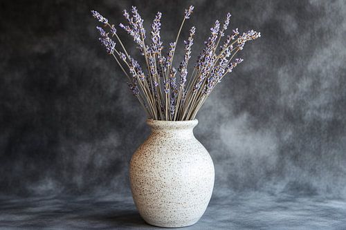 Rustieke vaas met lavendel