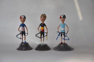 Wout and friends cycling figurines in retro shirt by Jos van de Venne