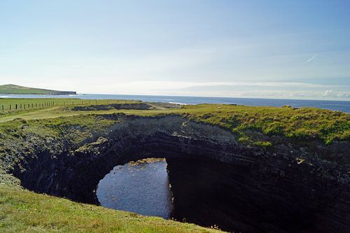 Bruggen van Ross - natuurlijke rotsboog in Ierland