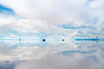 Bolivia zoutvlakte weerspiegeling Salar de Uyuni van Jelmer Laernoes