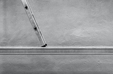 Balance im Minimalismus – Leiter im Fokus