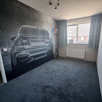 Photo de nos clients: BMW M3 sportscar en gris avec le logo M par Atelier Liesjes, sur fond d'écran