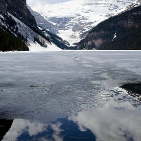 Eingefrorener Lake Louise in Kanada von Ohana