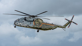 Hélicoptère de transport Sikorsky CH-53G de la Bundeswehr, avec une livrée spéciale.