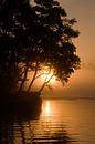 Zonsopgang op het water van Margot van den Berg thumbnail