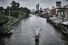 Bangkok's canals: between modernity and tradition by Frank Photos