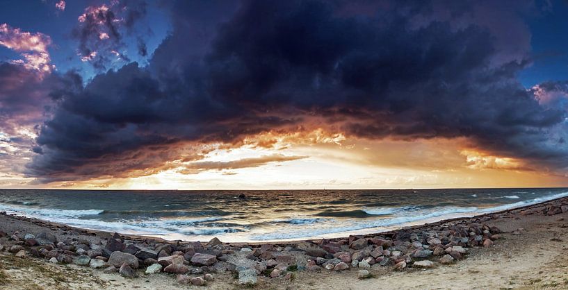 Storm cloud on the beach of the Baltic Sea by Frank Herrmann