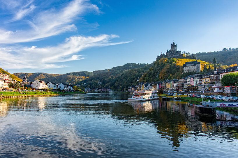 Cochem in Germany from the river Moselle. by Jan van Broekhoven