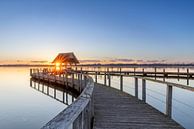 Steiger bij zonsopgang op het meer van Hemmelsdorf van Sven-Erik Arndt thumbnail