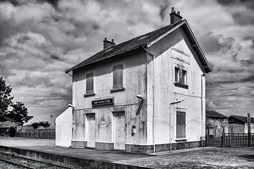 Stationshuis met perron van Marcel van der Voet