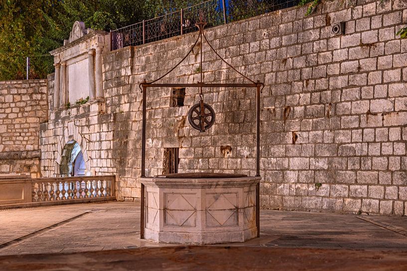 Kroatien : Platz der 5 Brunnen von Photoart-Naegele