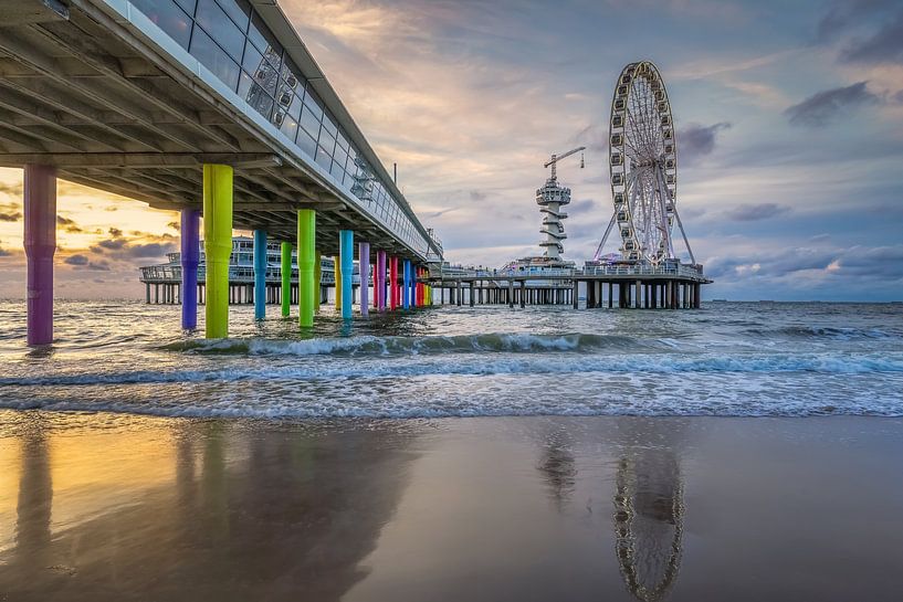 Pier of Scheveningen by Dennis Donders