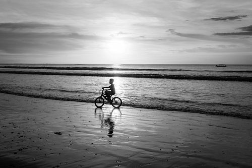 Coucher de soleil sur la plage de Bali