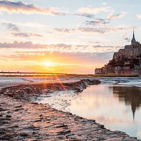Mont Saint-Michel tijdens zonsondergang van Gerben Steyaert