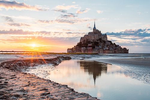 Mont Saint-Michel tijdens zonsondergang