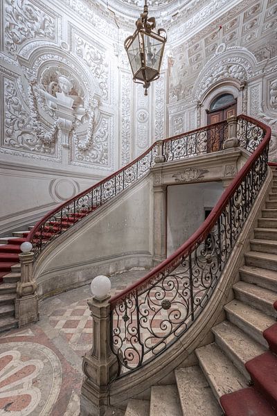 Lost Places - Portail d'entrée avec escalier par Gentleman of Decay