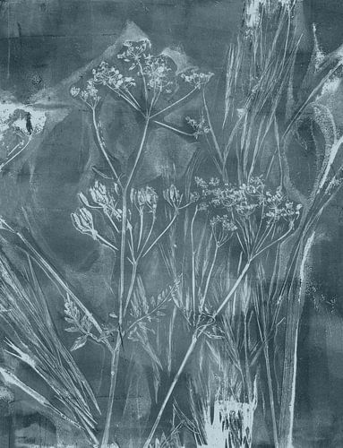 Botanische kunst in wabi-sabi stijl. Grijsblauw en wit.