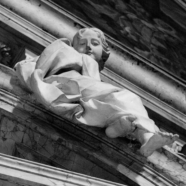 Rome, Italië - Standbeeld van een wakende beschermengel van Diana van Neck Photography