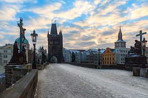 Karelsbrug met zonsopkomst von Roy Poots