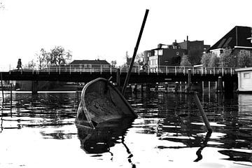 Sunken boat by Bart Maarse