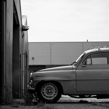 Old car on film by Maikel Brands