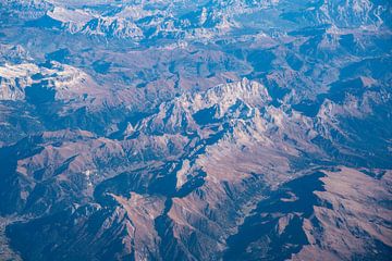 Luftaufnahme über den Südtiroler Alpen