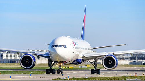 Delta Air Lines Boeing 777-200 (N866DA).