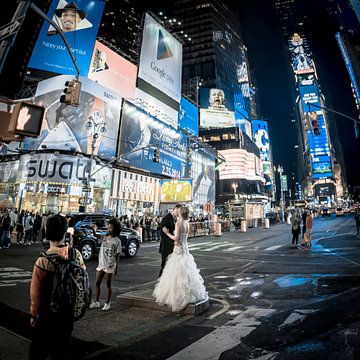 Just Married at times square van Dick Schoenmakers